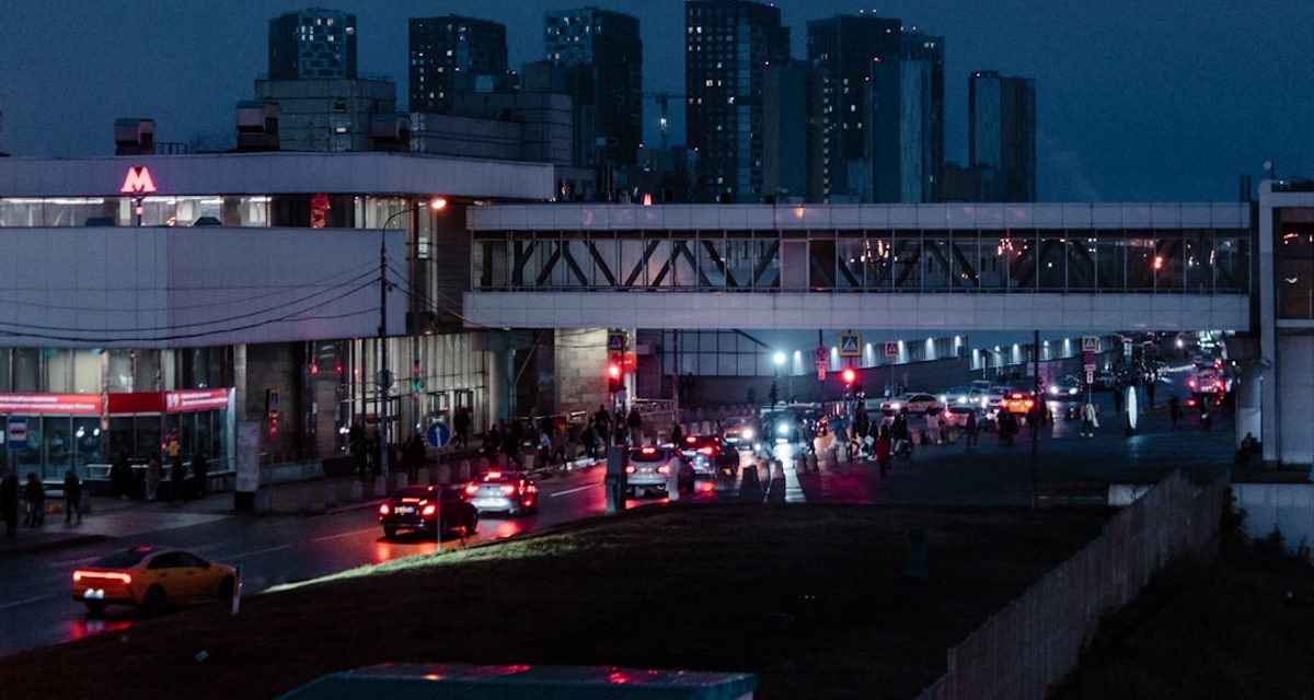 В Москве обновили светофоры по 169 адресам — в том числе у школ, больниц и парков