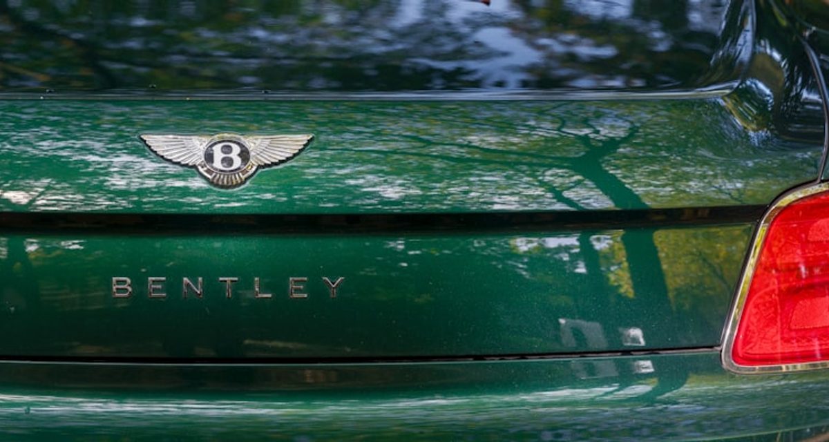 На ТТК заметили Bentley с прицепом